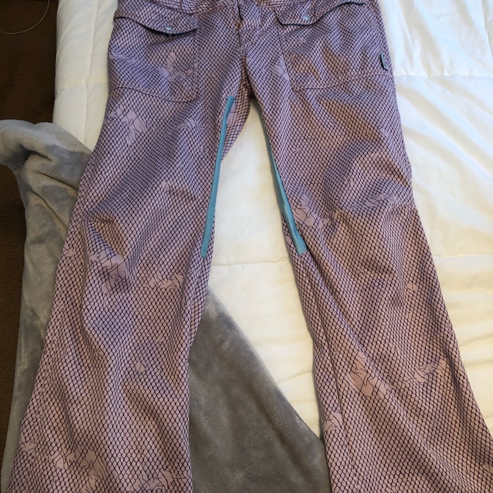 Women’s snowboard pants